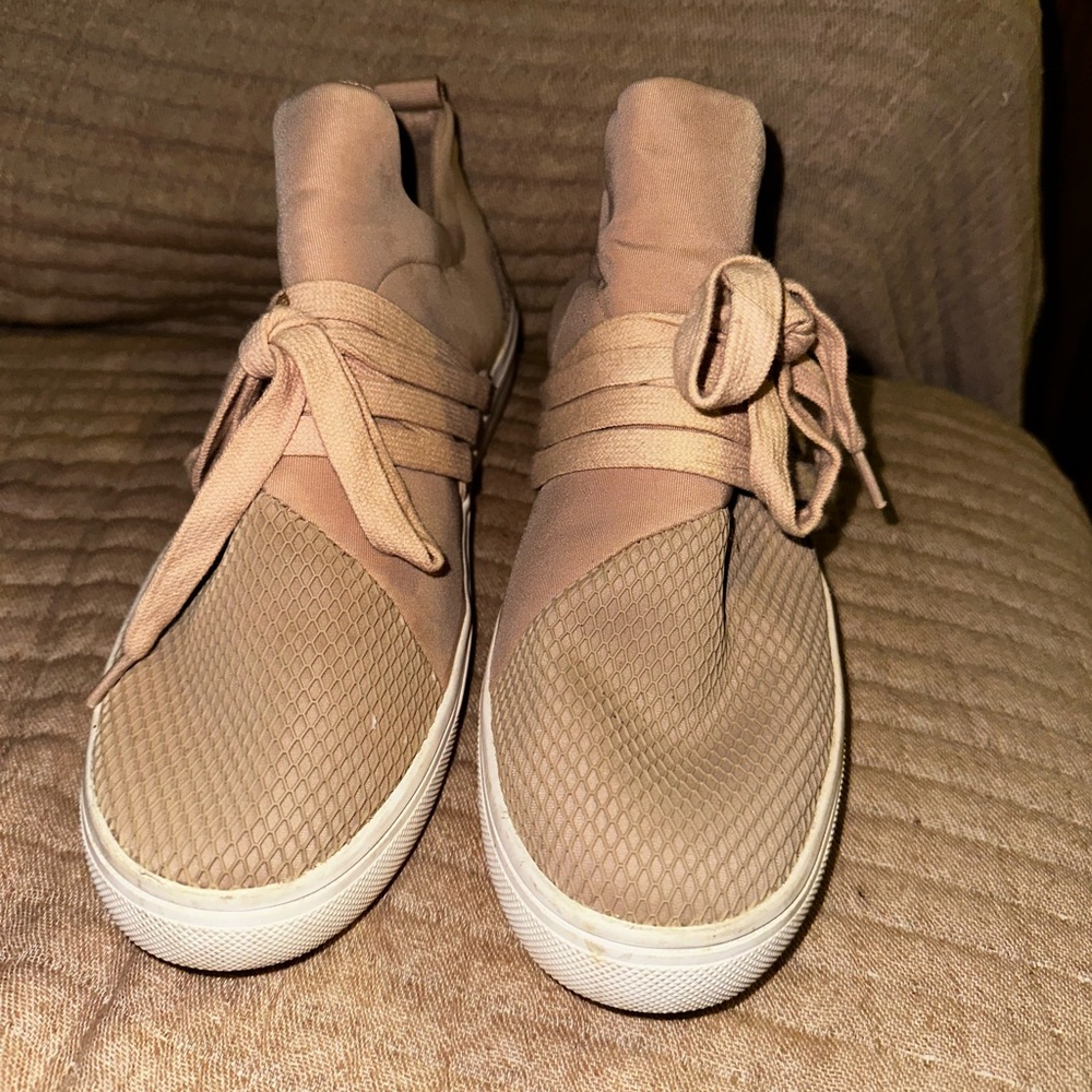 Steve Madden Shoe